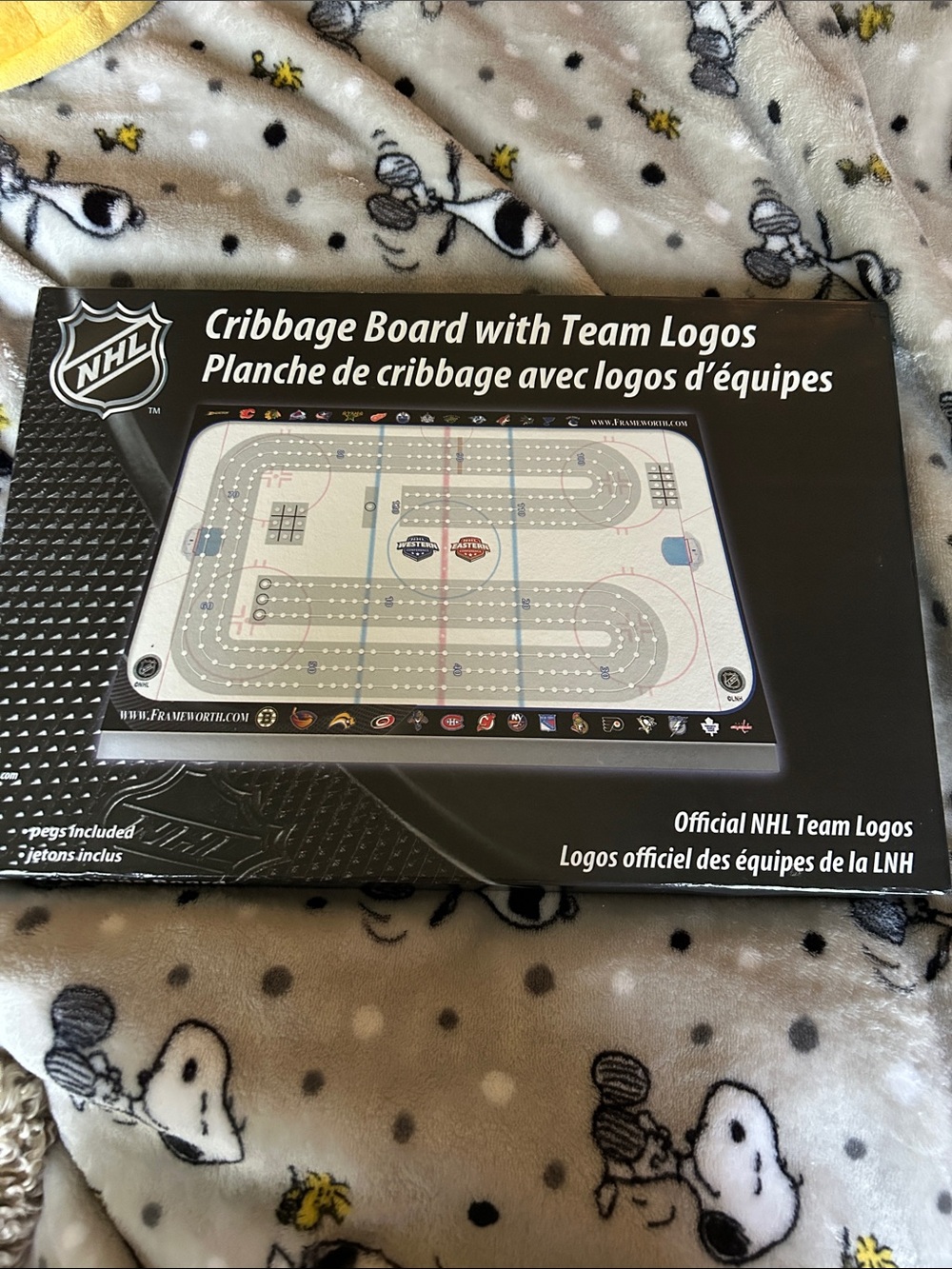 NHL Cribbage Board with Team Logos - Black, White, Red, Blue